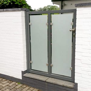 Gartentor mit Glasfüllung